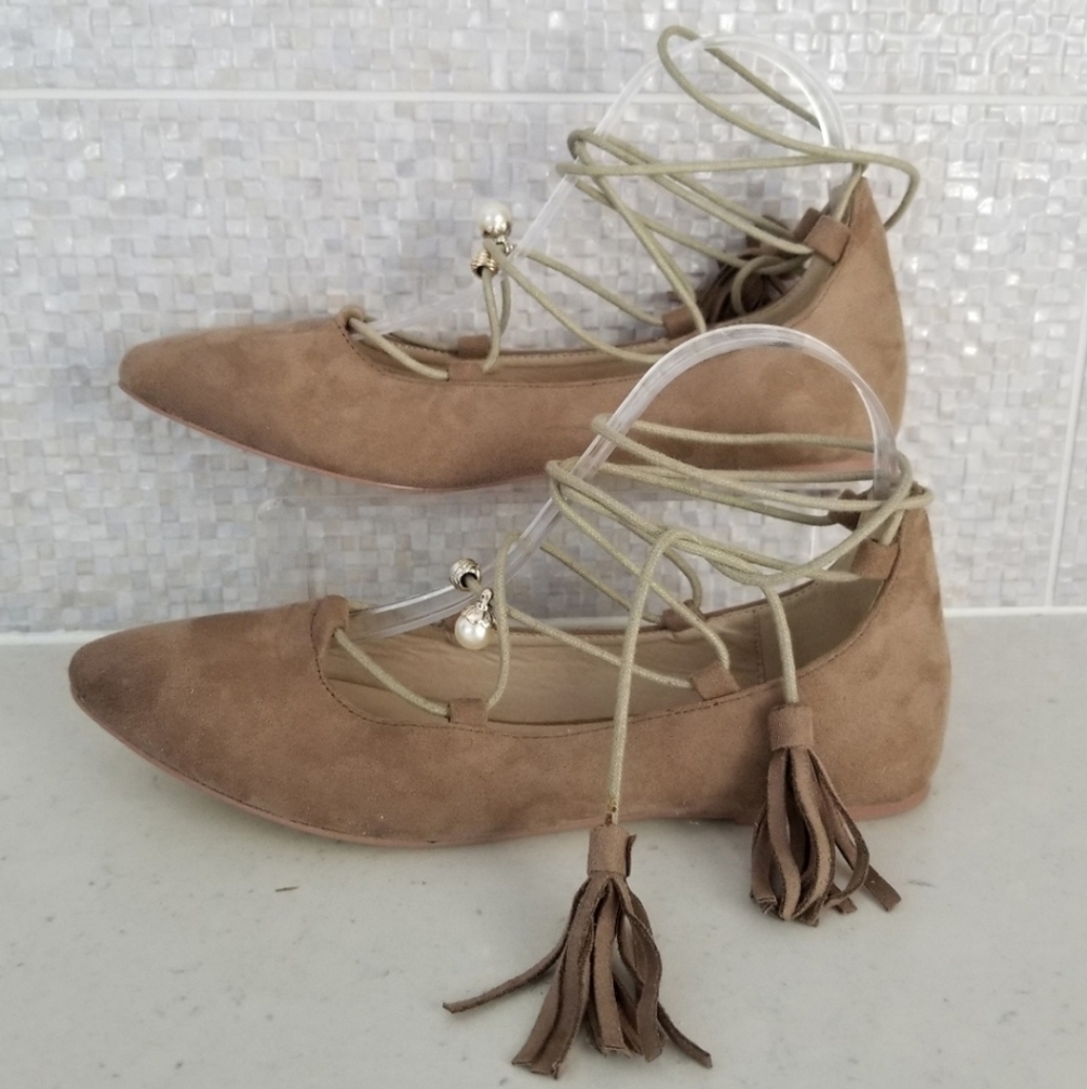 Catherine Malandrino 8 Tan Brown Lace-Up Flats